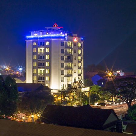 Yeak Loam Hotel Banlung Esterno foto