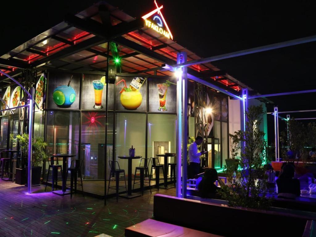 Yeak Loam Hotel Banlung Esterno foto