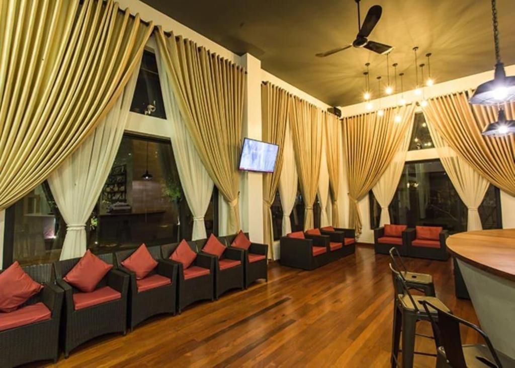 Yeak Loam Hotel Banlung Esterno foto