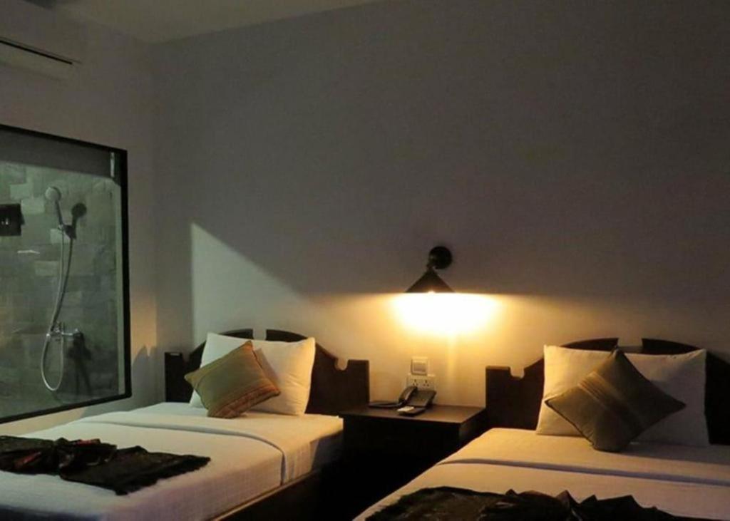 Yeak Loam Hotel Banlung Esterno foto