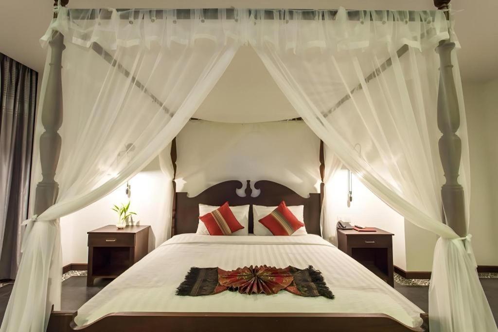 Yeak Loam Hotel Banlung Esterno foto