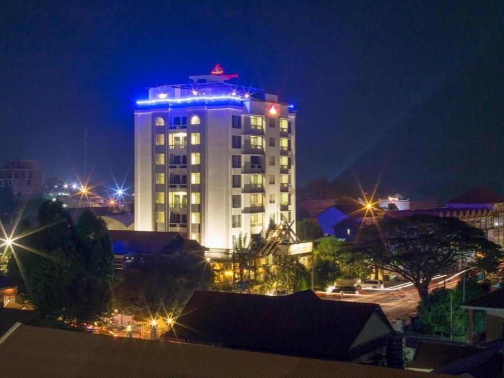 Yeak Loam Hotel Banlung Esterno foto