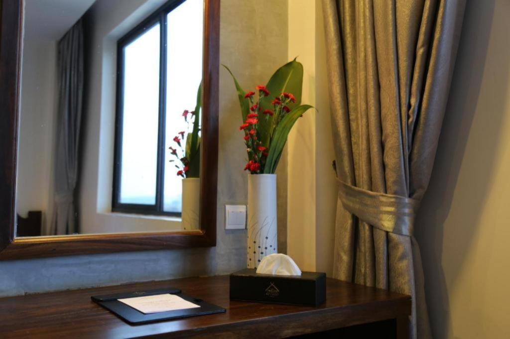 Yeak Loam Hotel Banlung Esterno foto