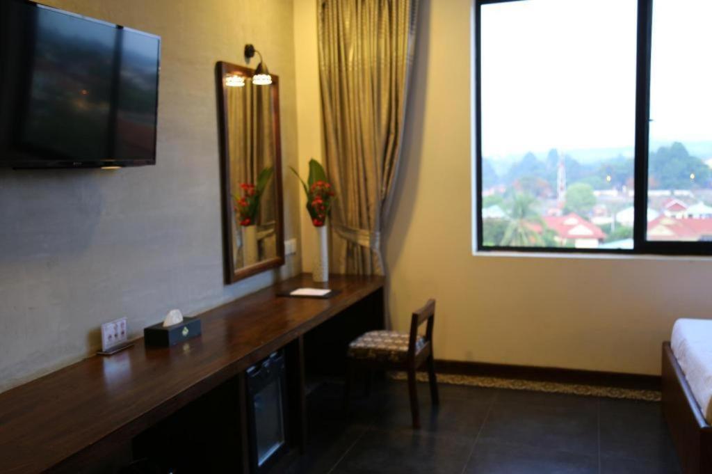 Yeak Loam Hotel Banlung Esterno foto