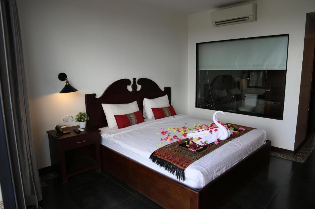 Yeak Loam Hotel Banlung Esterno foto