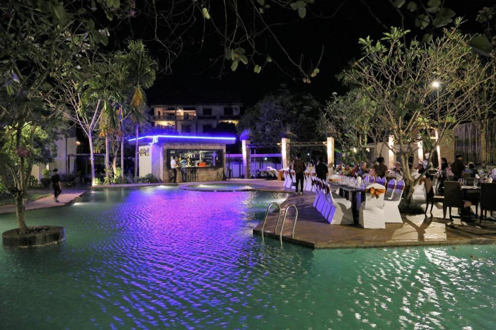 Yeak Loam Hotel Banlung Esterno foto